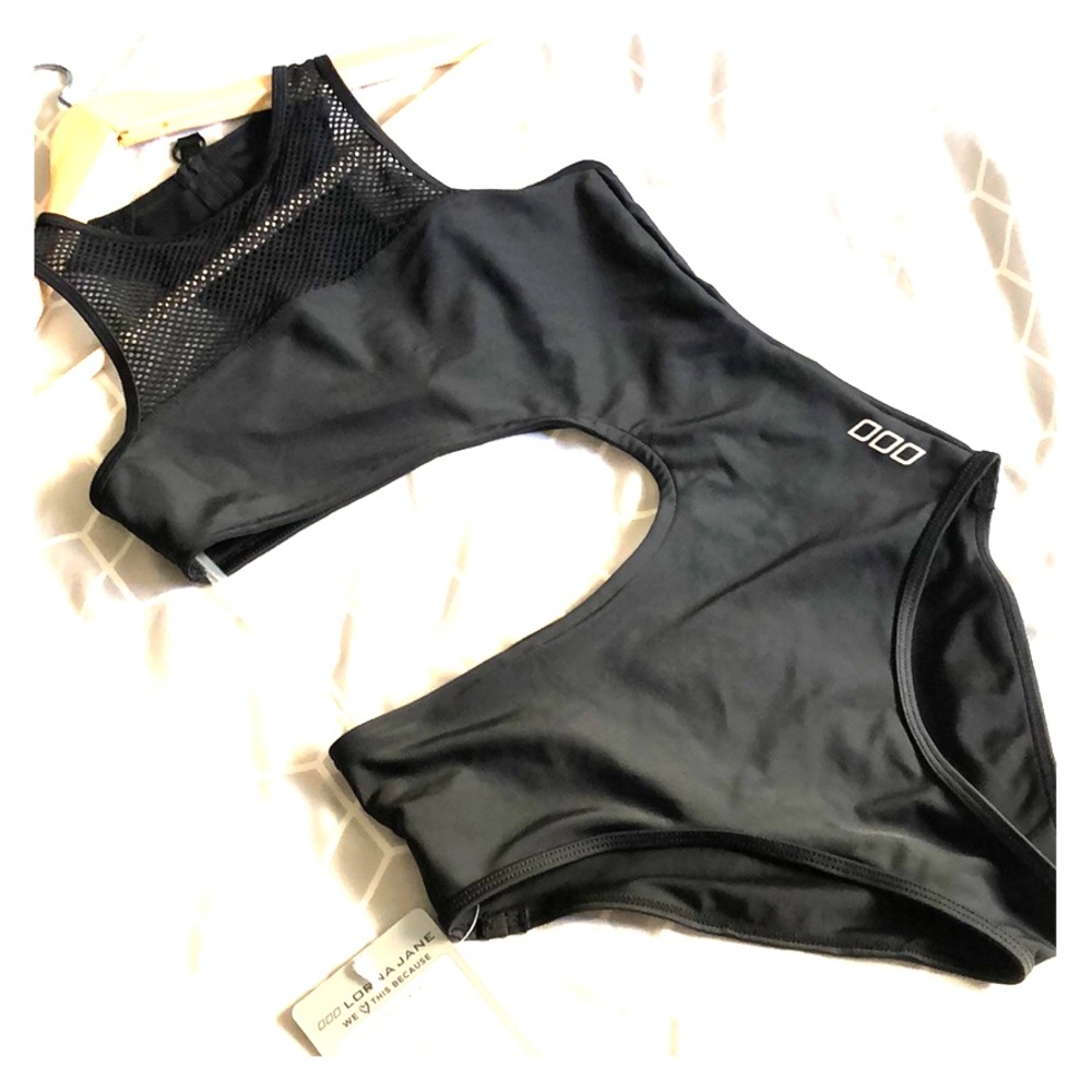 Lorna Jane black bodysuit!